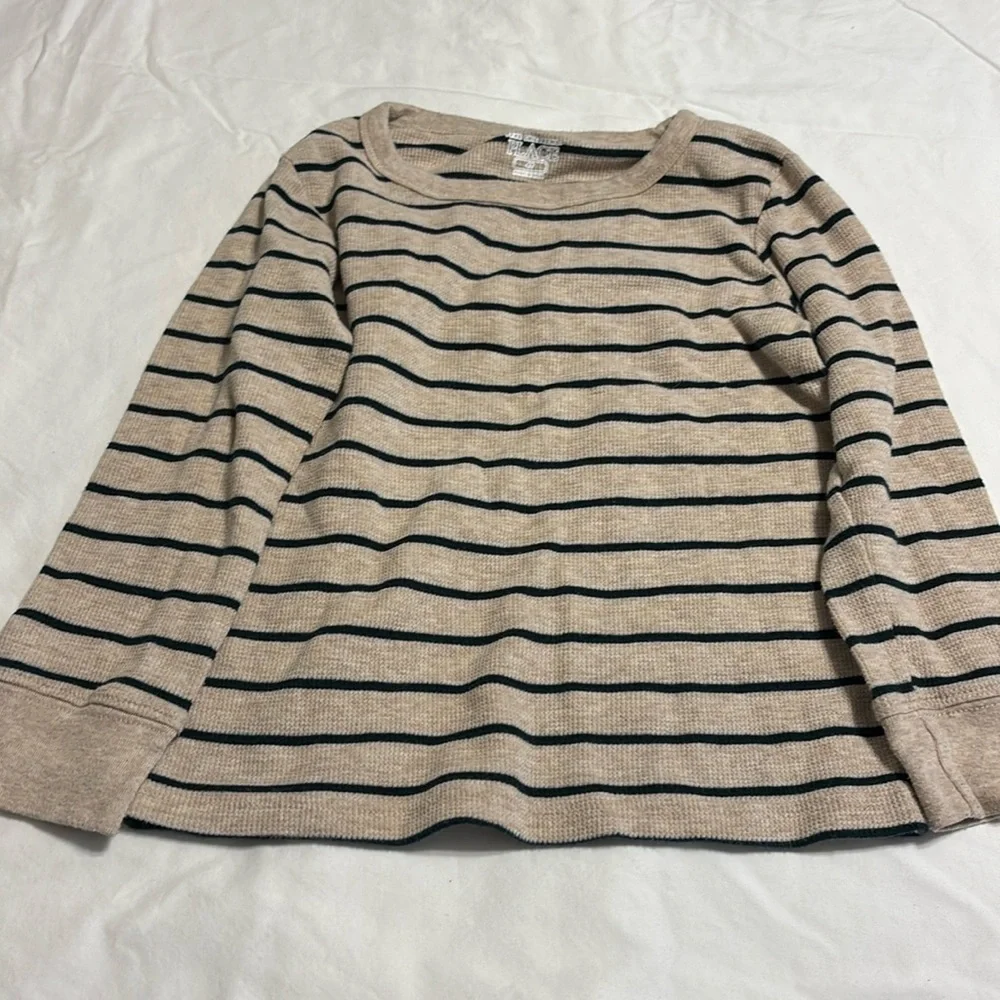 The Children’s Place size 4T long sleeve sweater shirt- tan and hunter green